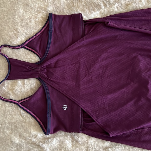 Lululemon tank top with build in bra - Picture 8 of 9